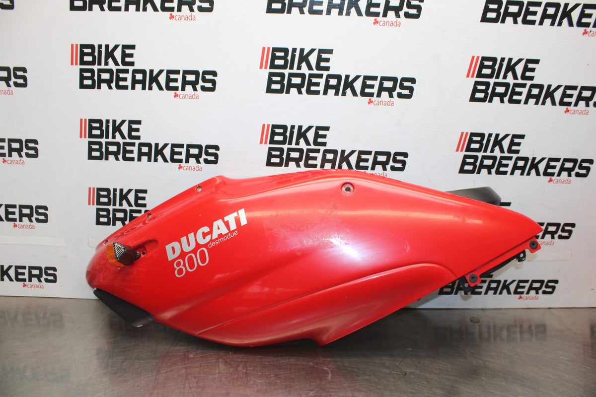 05 DUCATI SUPERSPORT 800 LEFT FRONT UPPER MID SIDE FAIRING COWL PLASTIC BB913