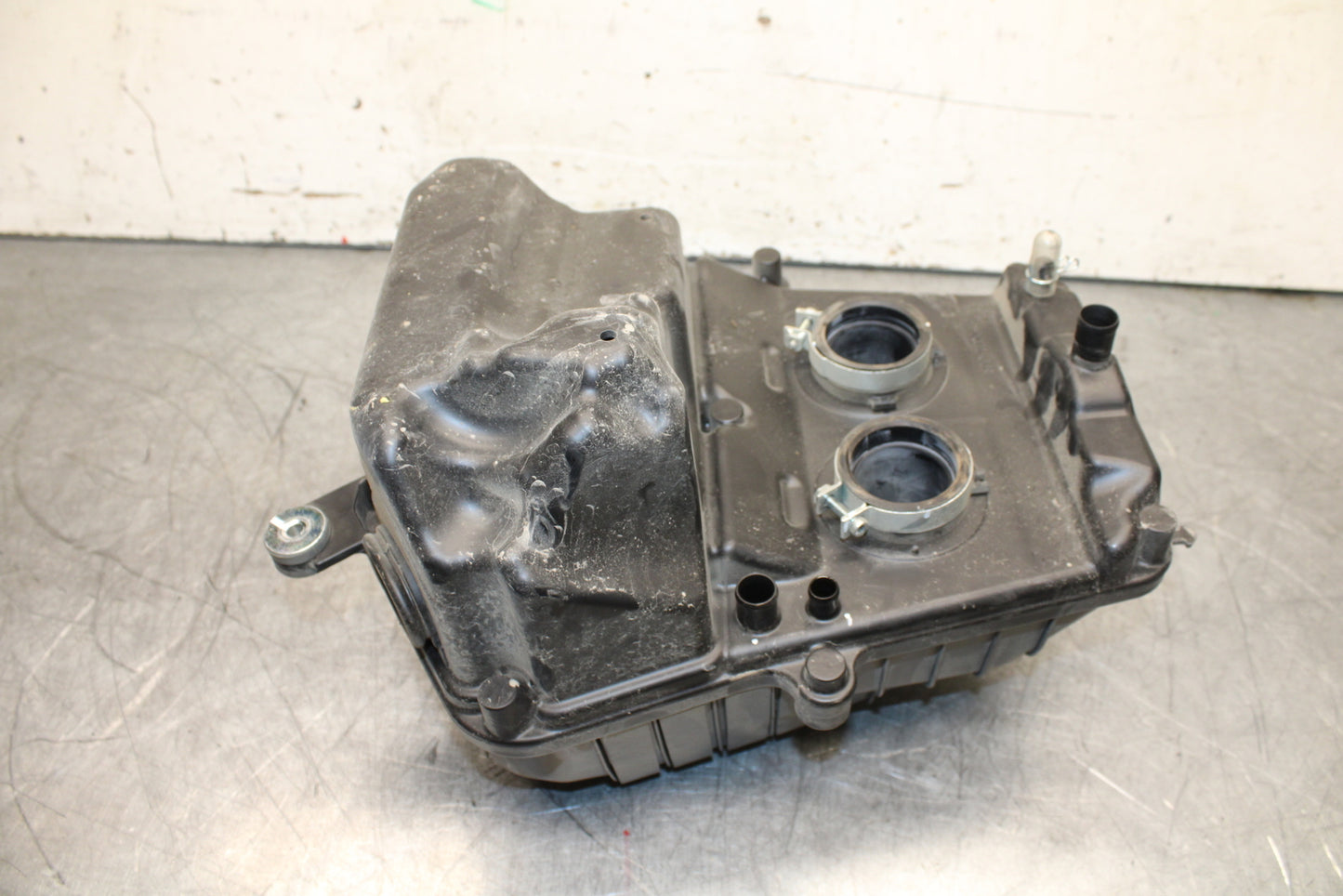 19-22 KAWASAKI Z400 AIRBOX AIR INTAKE FILTER BOX BB708