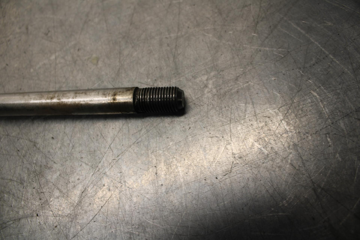 89-90 YAMAHA FZR600 FRONT WHEEL RIM AXLE PIVOT BOLT 42X-25181-00-00 BB76
