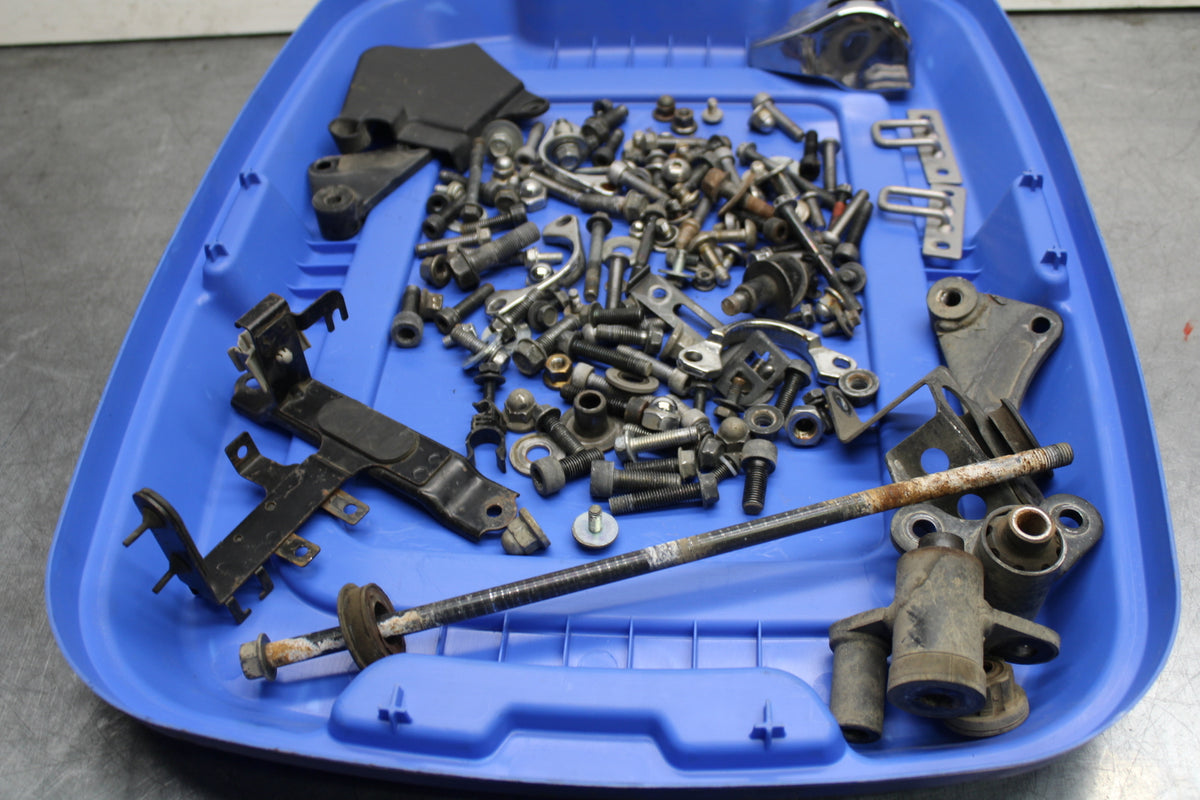 03-08 KAWASAKI VULCAN 1600 MOUNTING BOLTS HARDWARE MOTOR SCREWS BB754
