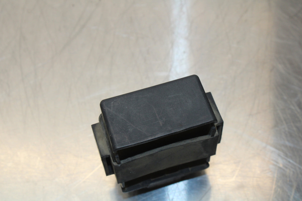 01-03 SUZUKI GSXR600 RELAY ASSEMBLY FUSE BOX BB145