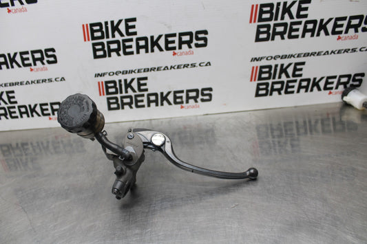 22 KAWASAKI NINJA 1000SX FRONT BRAKE MASTER CYLINDER w/ LEVER BB780