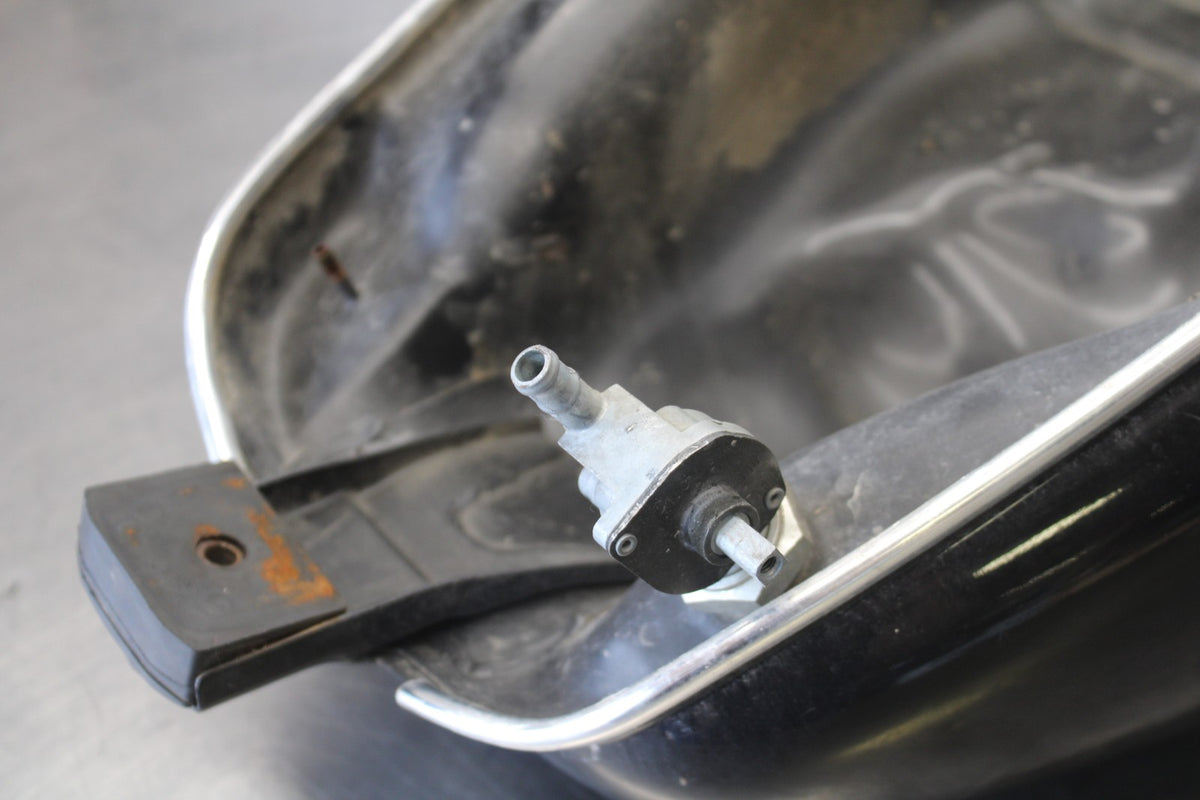 95 HONDA SHADOW 1100 GAS TANK FUEL PETROL RESERVOIR BB885