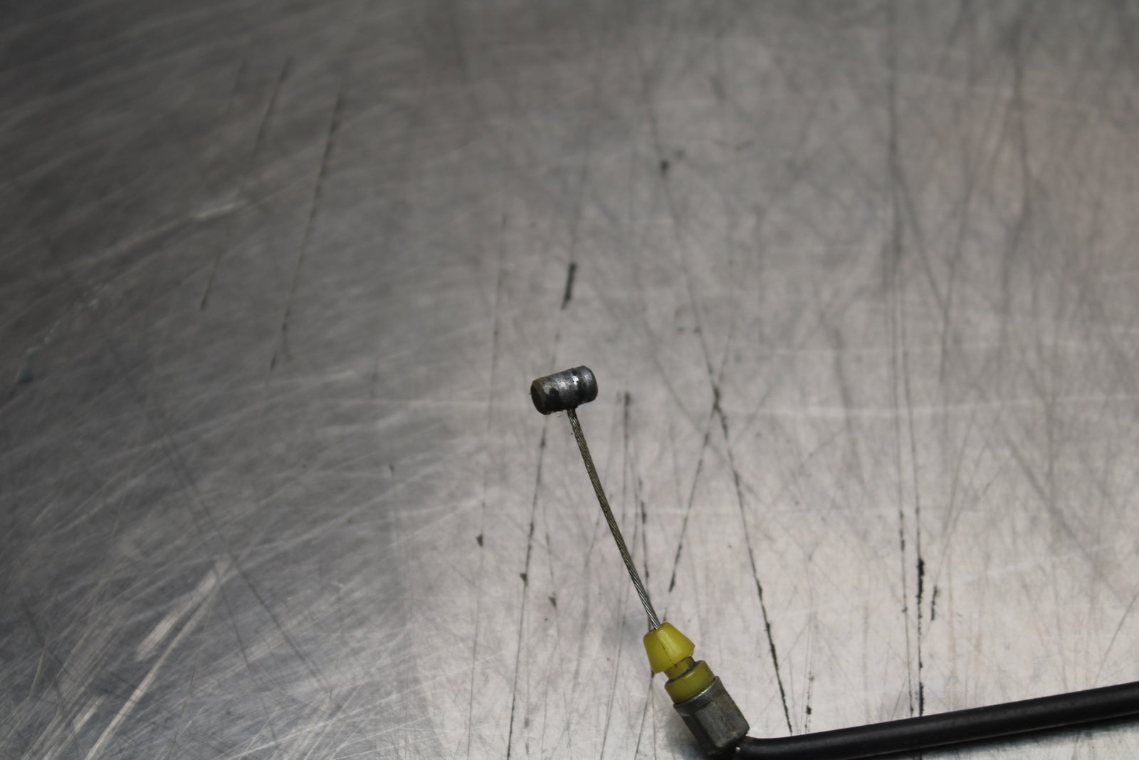 04-05 KAWASAKI NINJA ZX10R REAR PASSENGER SEAT LATCH LOCK ASSEMBLY BB163