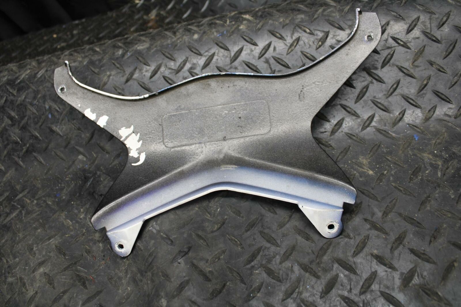 13-18 KAWASAKI NINJA ZX6R CENTER REAR BACK TAIL FAIRING COWL BB203