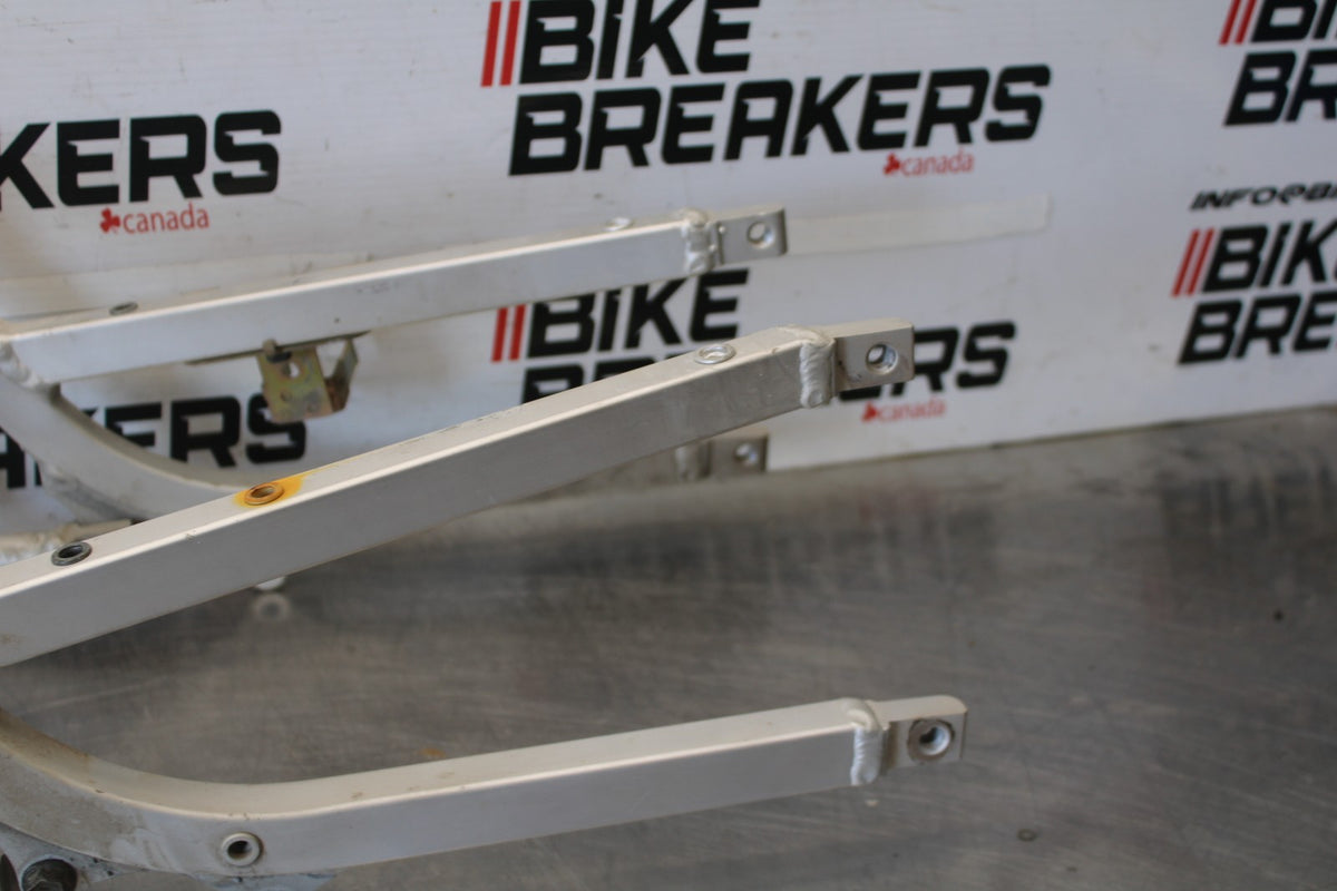 97-00 SUZUKI GSXR600 SRAD REAR SUBFRAME BACK SUB FRAME BB921