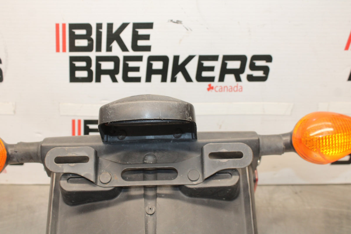 03 YAMAHA YZF R1 REAR BACK FENDER MUD GUARD BB895