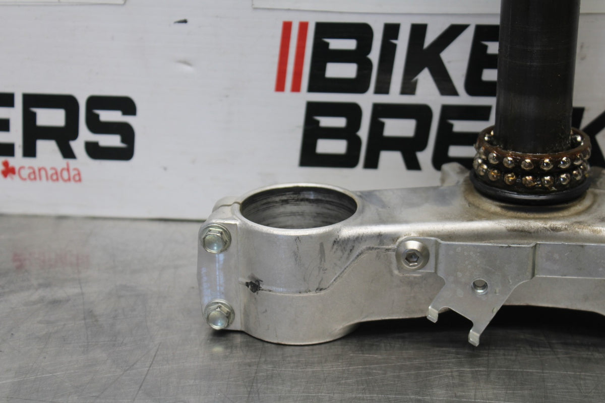 08 KAWASAKI NINJA ZX10R FRONT FORKS CLAMP LOWER TRIPLE TREE STEM BB902
