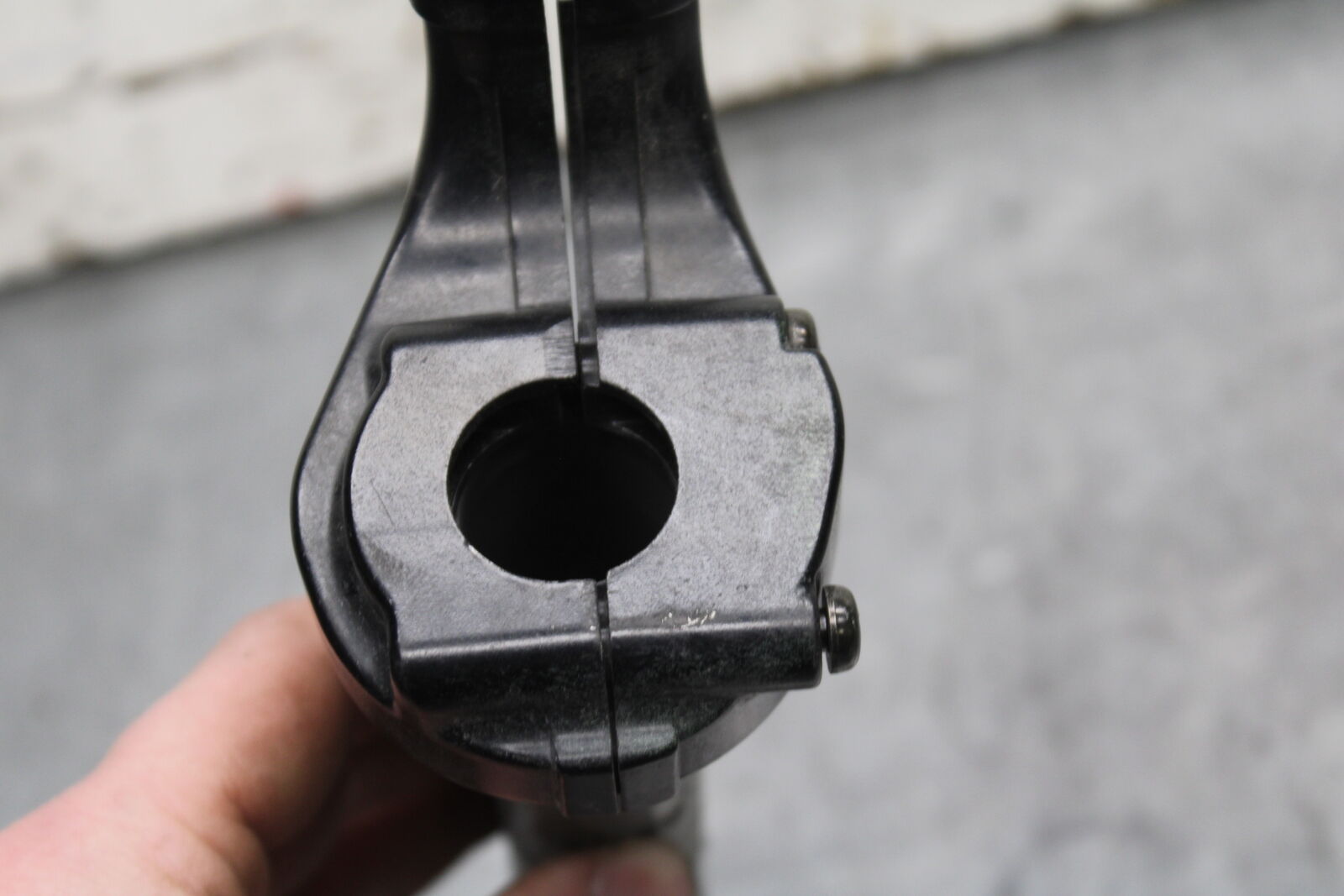 06-07 KAWASAKI NINJA ZX10R THROTTLE CABLE LINE HOUSING GUIDE BB115