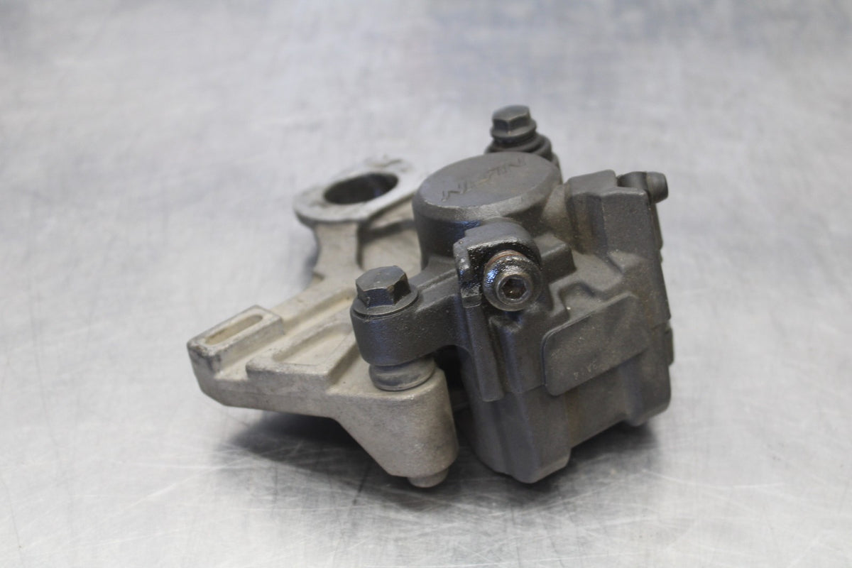 03-04 YAMAHA YZF R6S REAR BACK BRAKE CALIPER W MOUNT BRACKET BB890