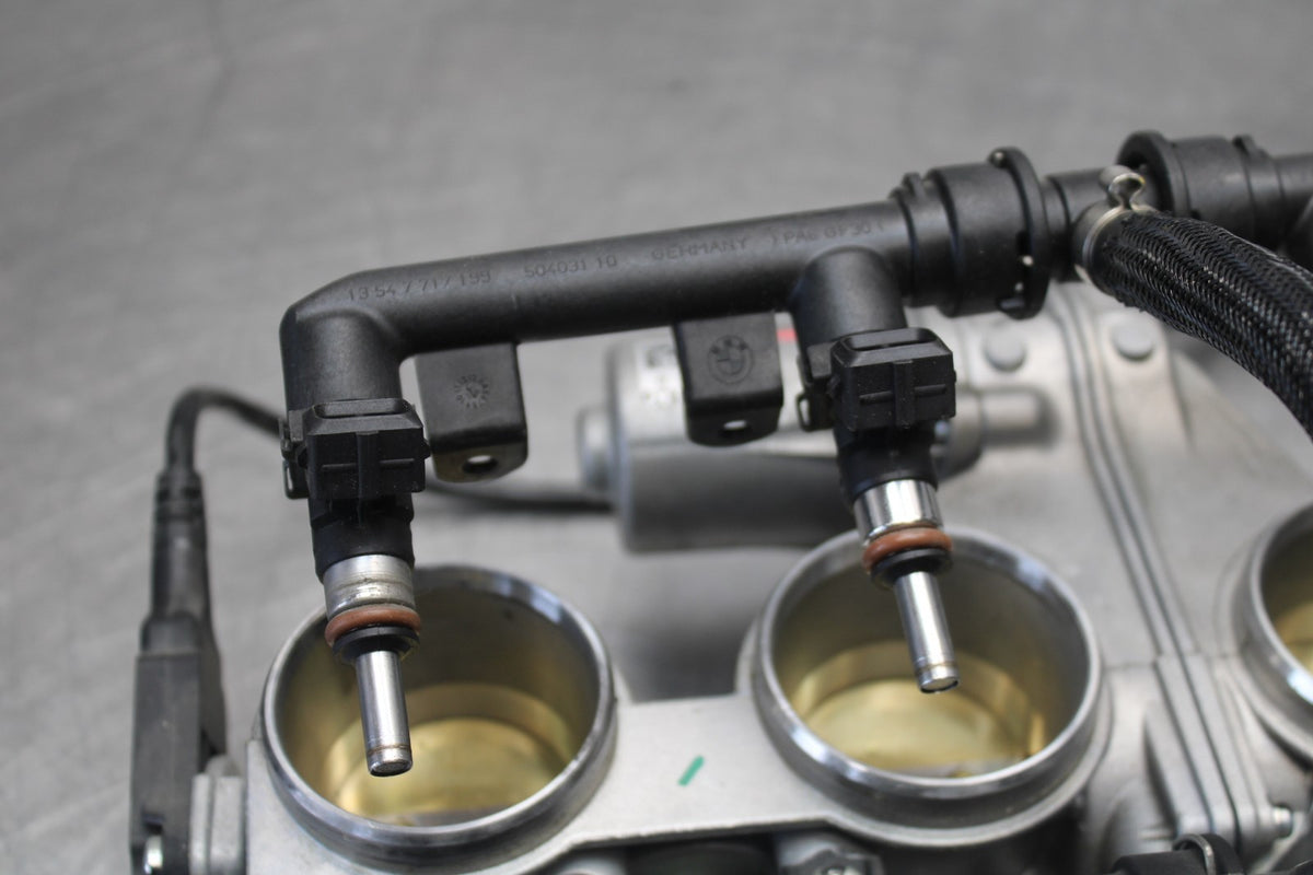 17-20 BMW S1000R FUEL INJECTORS / THROTTLE BODIES BB909