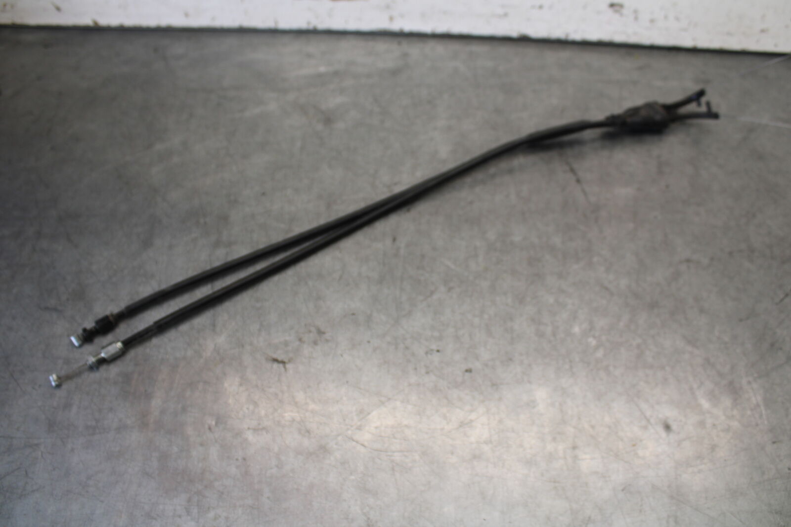 08-16 YAMAHA YZF R6 THROTTLE CABLES LINES 13S-26302-00-00 BB665