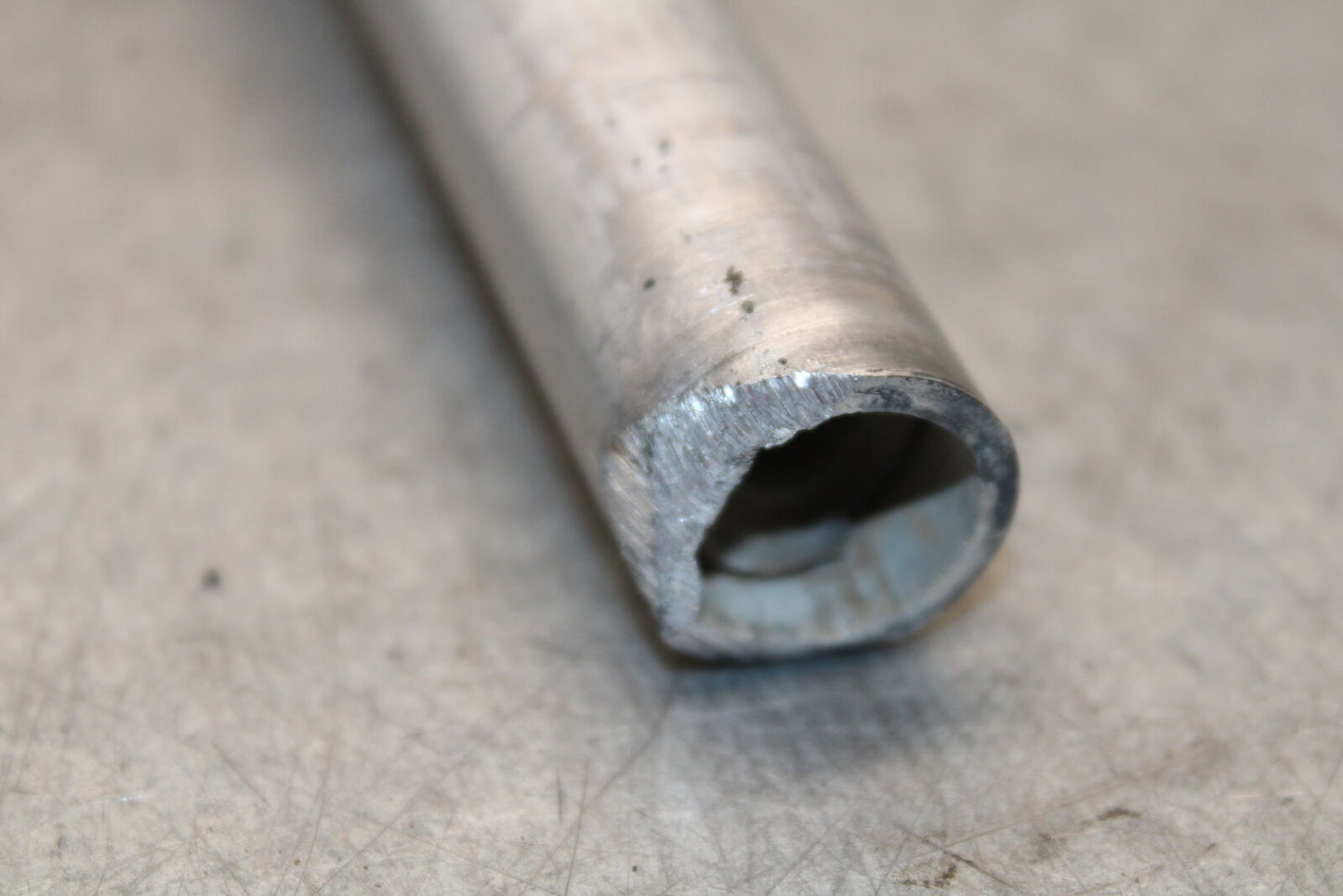 05-06 SUZUKI GSXR1000 LEFT RIGHT CLIP ON HANDLEBARS PAIR SET 56111-41G00 BB663