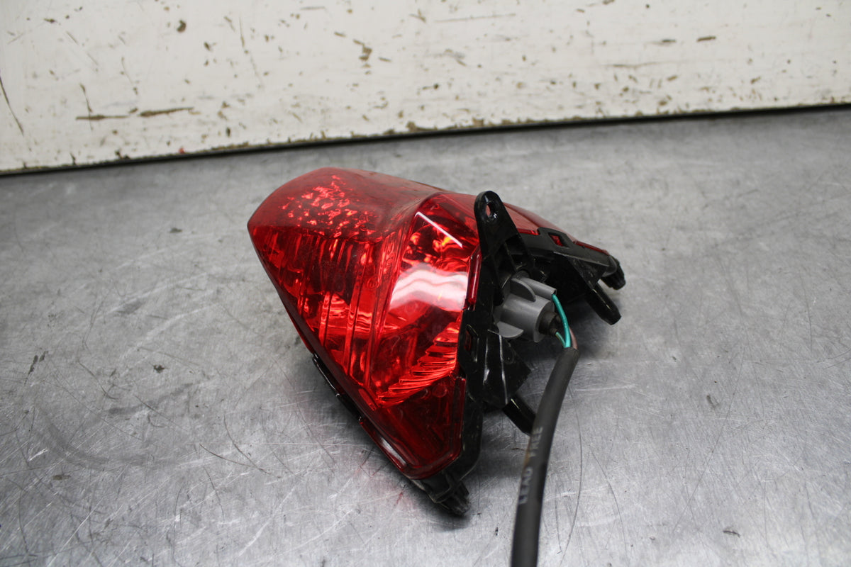 15-16 HONDA CB300F REAR TAIL TAILLIGHT BACK BRAKE LIGHT BB740