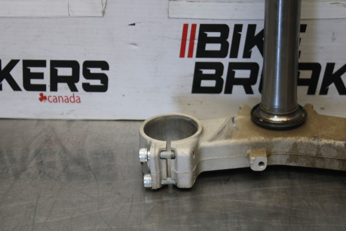 24 KAWASAKI NINJA ZX6R ZX636 ABS 40TH ANNIVERSARY FRONT FORKS TRIPLE BB911