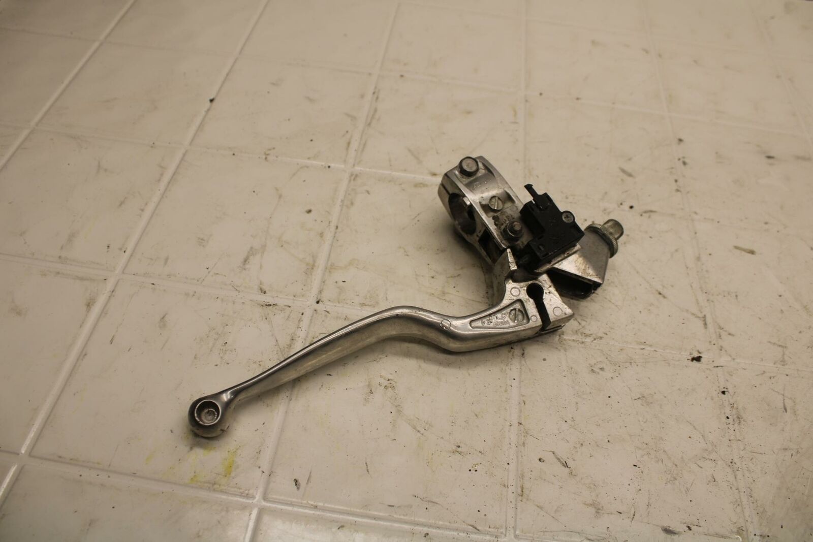 07-08 YAMAHA V STAR 1100 CLUTCH PERCH MOUNT WITH LEVER  BB404