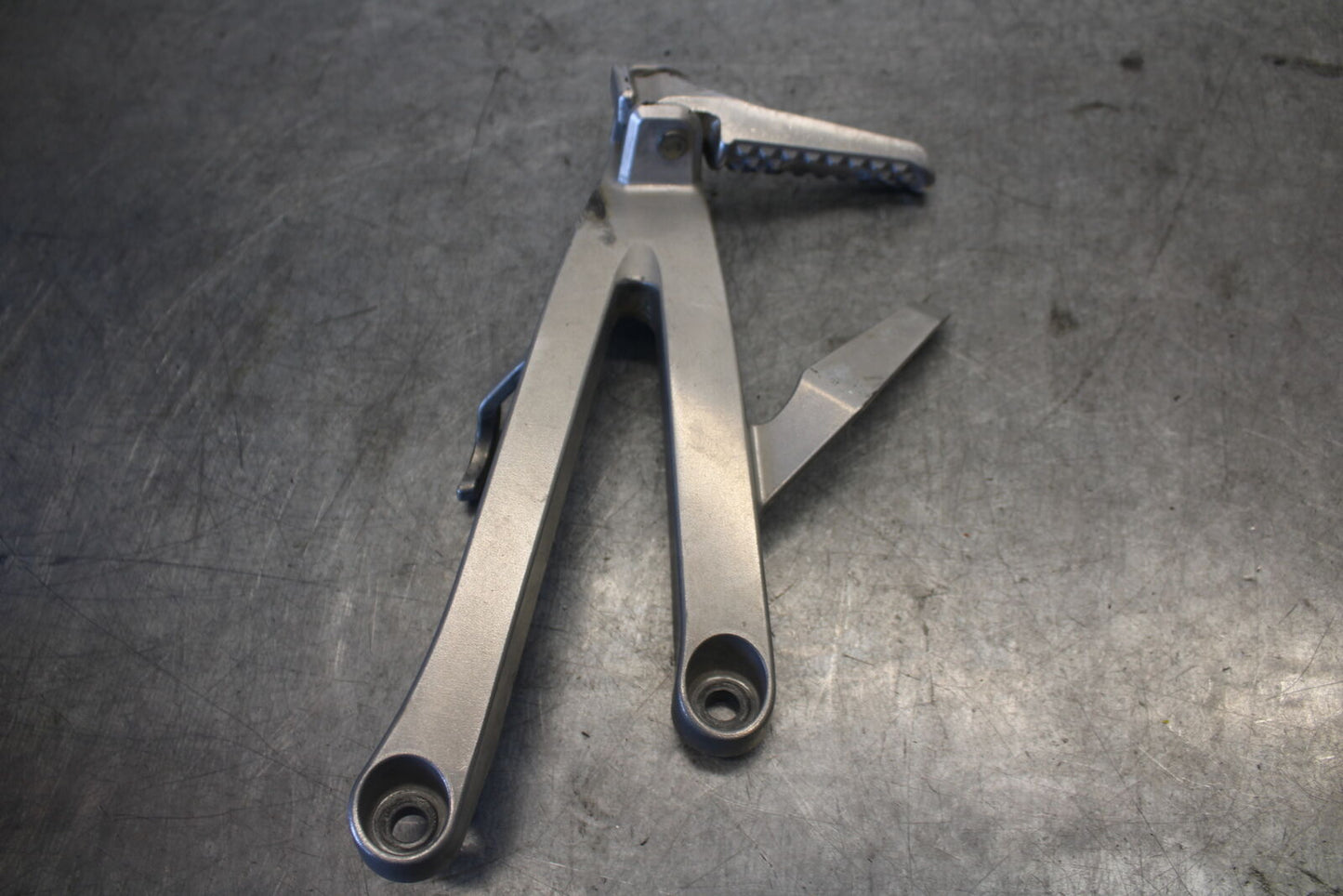 07-12 HONDA CBR600RR REAR BACK PASSENGER PEG SET PAIR BB672