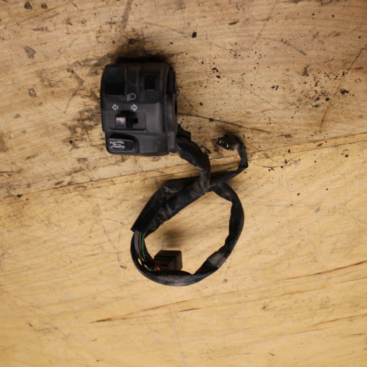 04-05 KAWASAKI NINJA ZX10R LEFT CLIP ON HANDLE HORN SIGNALS SWITCH BB322