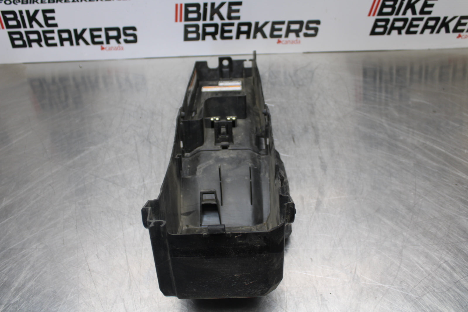 14-17 YAMAHA FZ07 REAR BACK TAIL UNDERTAIL BATTERY TRAY PLASTIC BB162