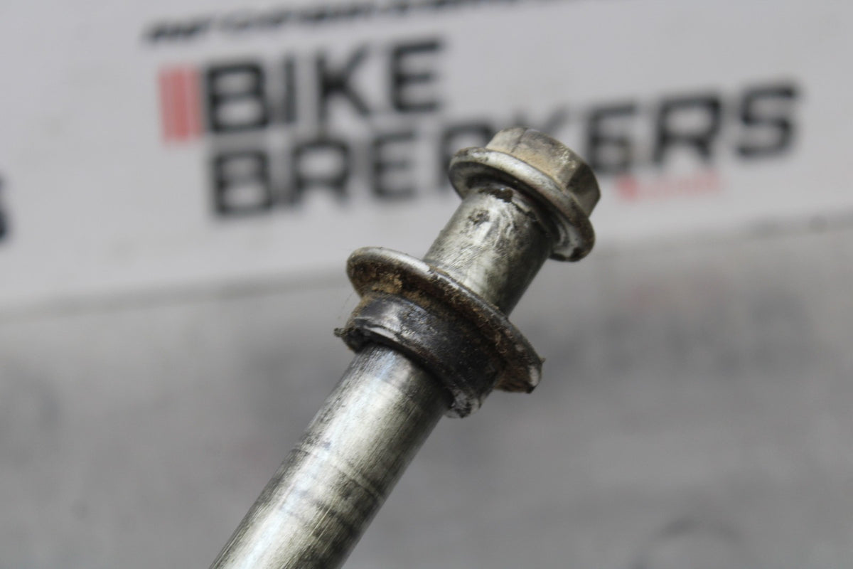 98-05 HONDA SUPER HAWK 1000 VTR1000F REAR AXLE BACK WHEEL RIM BOLT AXEL BB821