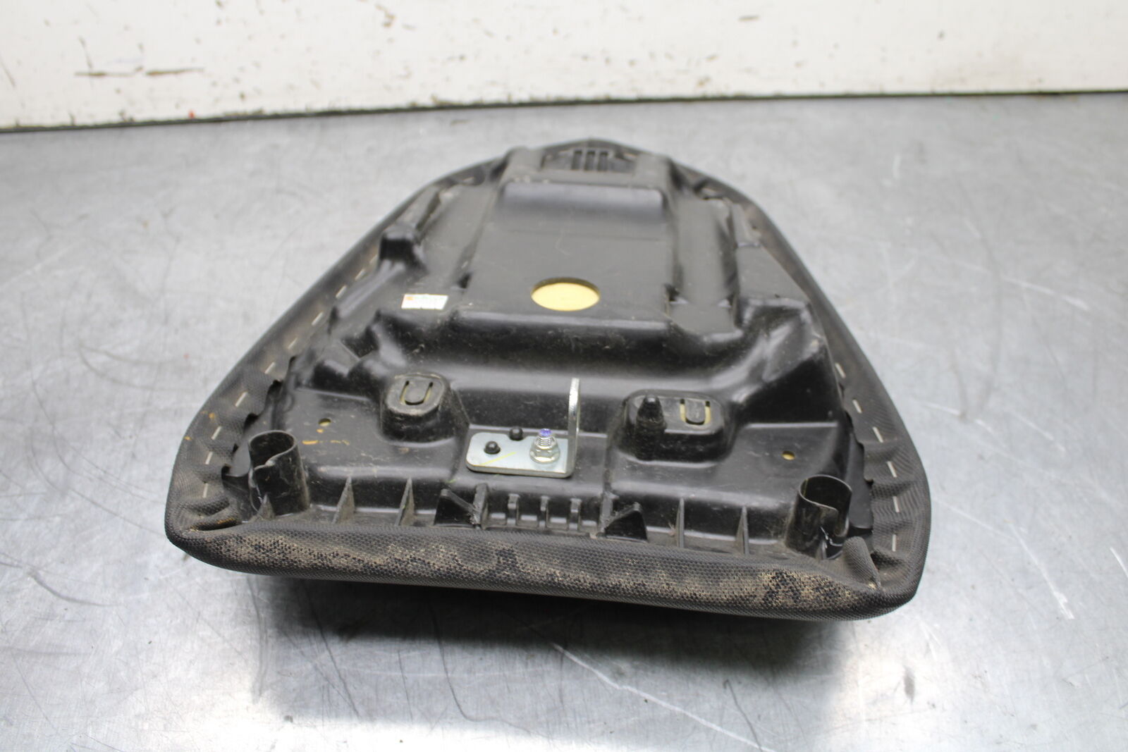 12-17 KAWASAKI ER-6N Z650 REAR BACK PASSENGER TANDEM SEAT PAD SADDLE  BB709