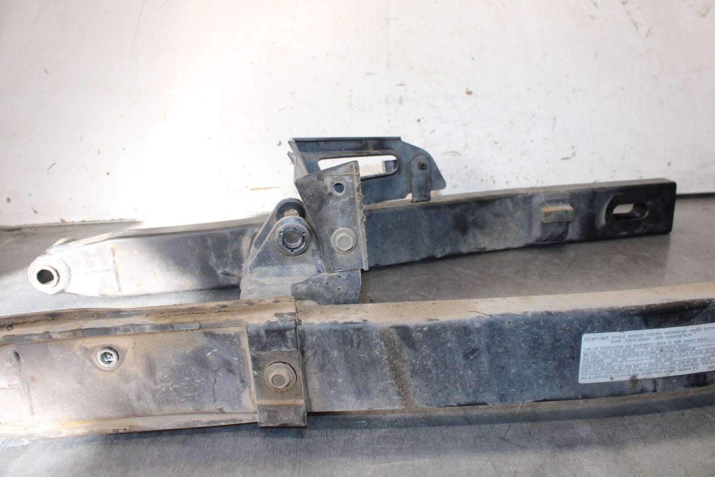 09-15 YAMAHA FZ6R REAR SWINGARM BACK SUSPENSION SWING ARM BB686