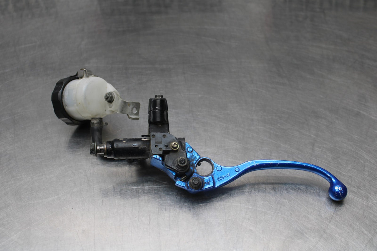 01-03 SUZUKI GSXR600 FRONT BRAKE MASTER CYLINDER w/ LEVER BB841