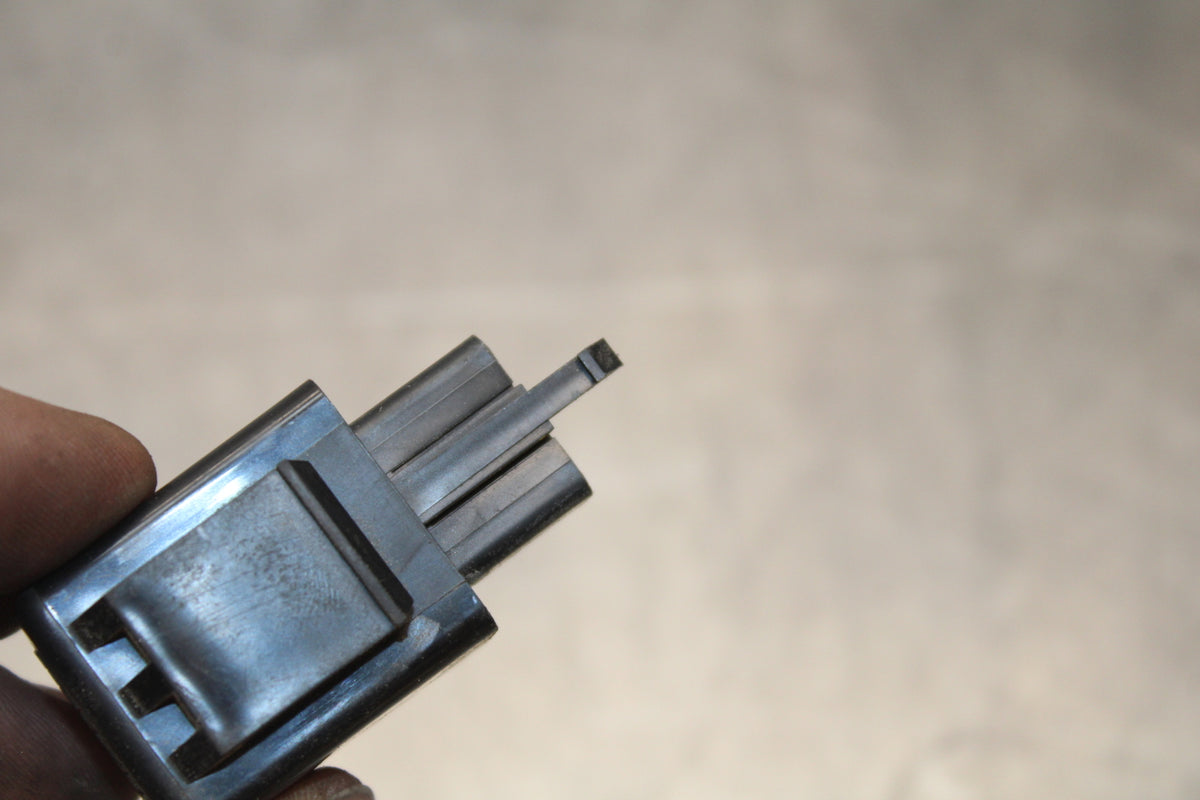 09-15 YAMAHA FZ6R TURN SIGNAL BLINKER RELAY FLASHER SWITCH BB161