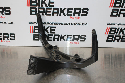 06-07 HONDA CBR1000RR UPPER FAIRING MIRROR GAUGES STAY BRACKET BB166
