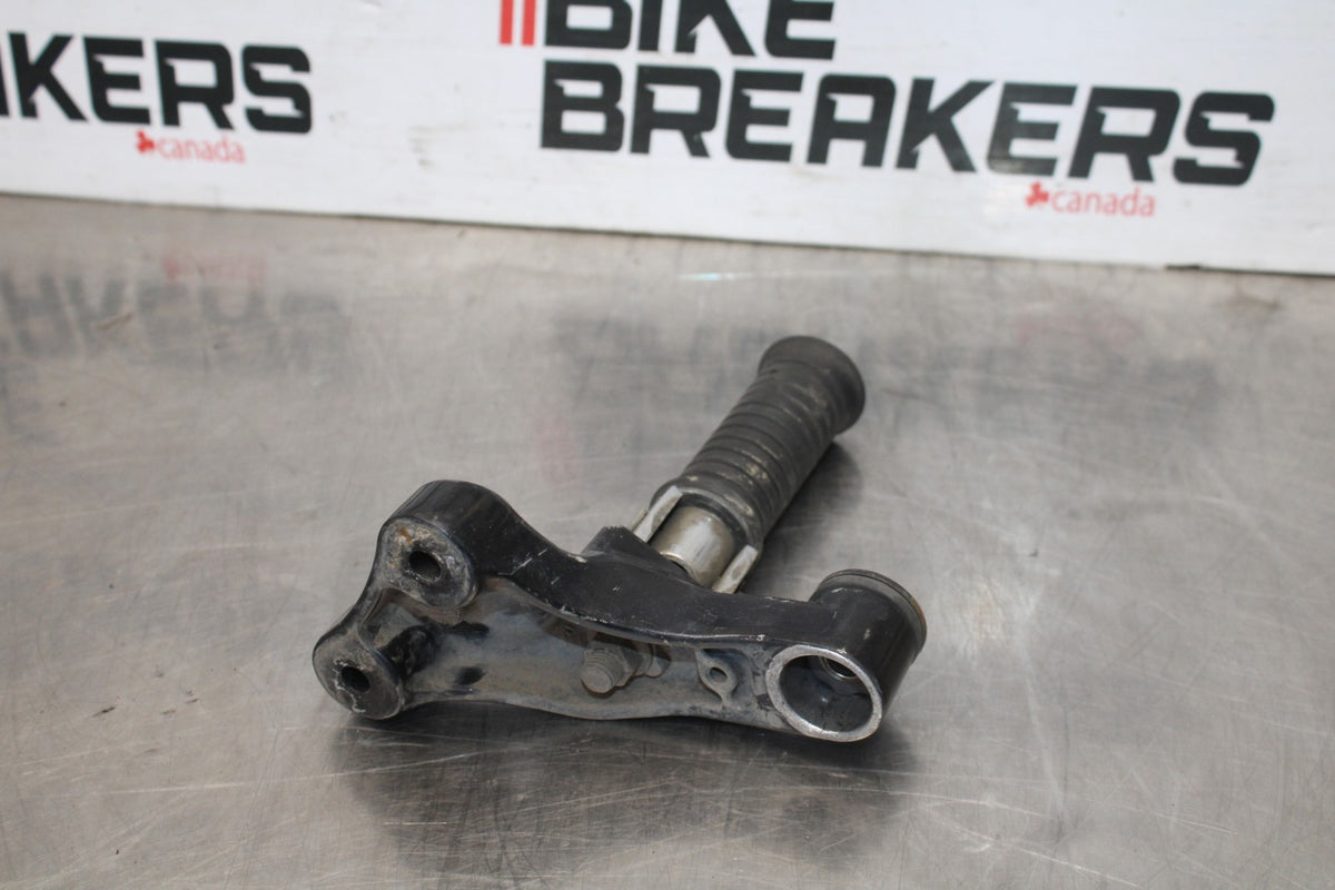 03 KAWASAKI VULCAN 1600 RIGHT REAR PASSENGER FOOT STEP PEG BB865