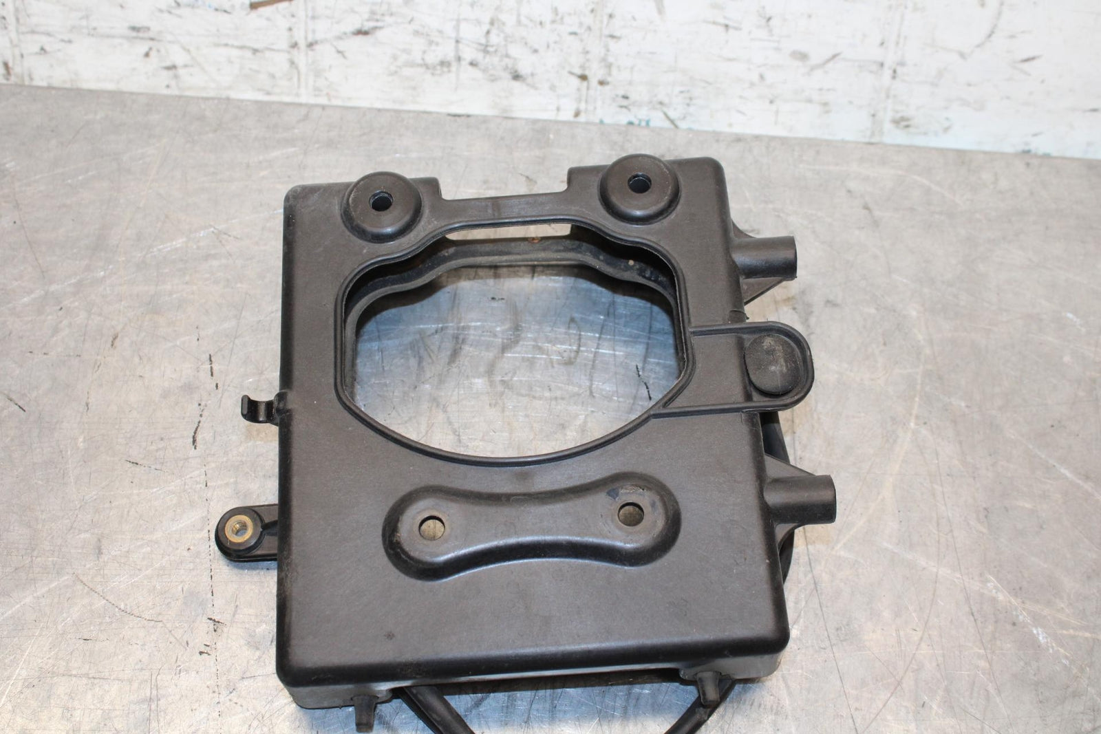 2005 Ducati Monster S2R REAR BACK TAIL UNDERTAIL BATTERY TRAY PLASTIC BB557