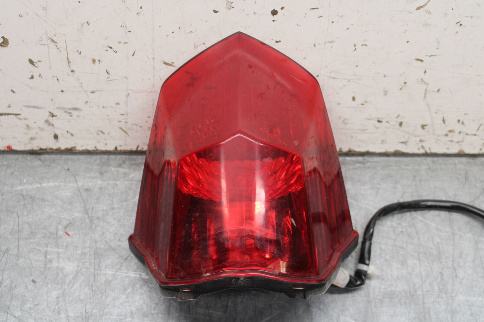 09-15 YAMAHA FZ6R REAR TAIL TAILLIGHT BACK BRAKE LIGHT BB719