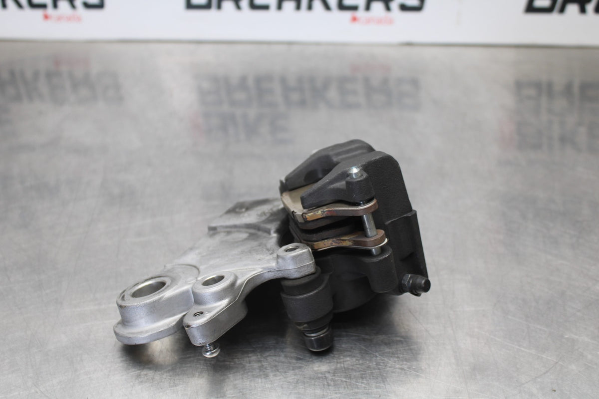 23-24 YAMAHA MT-07 REAR BACK BRAKE CALIPER W MOUNT BRACKET BB194