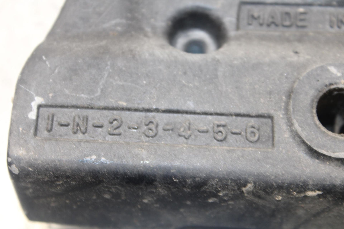 1988 Yamaha FZ600 ENGINE SPROCKET COVER BB601