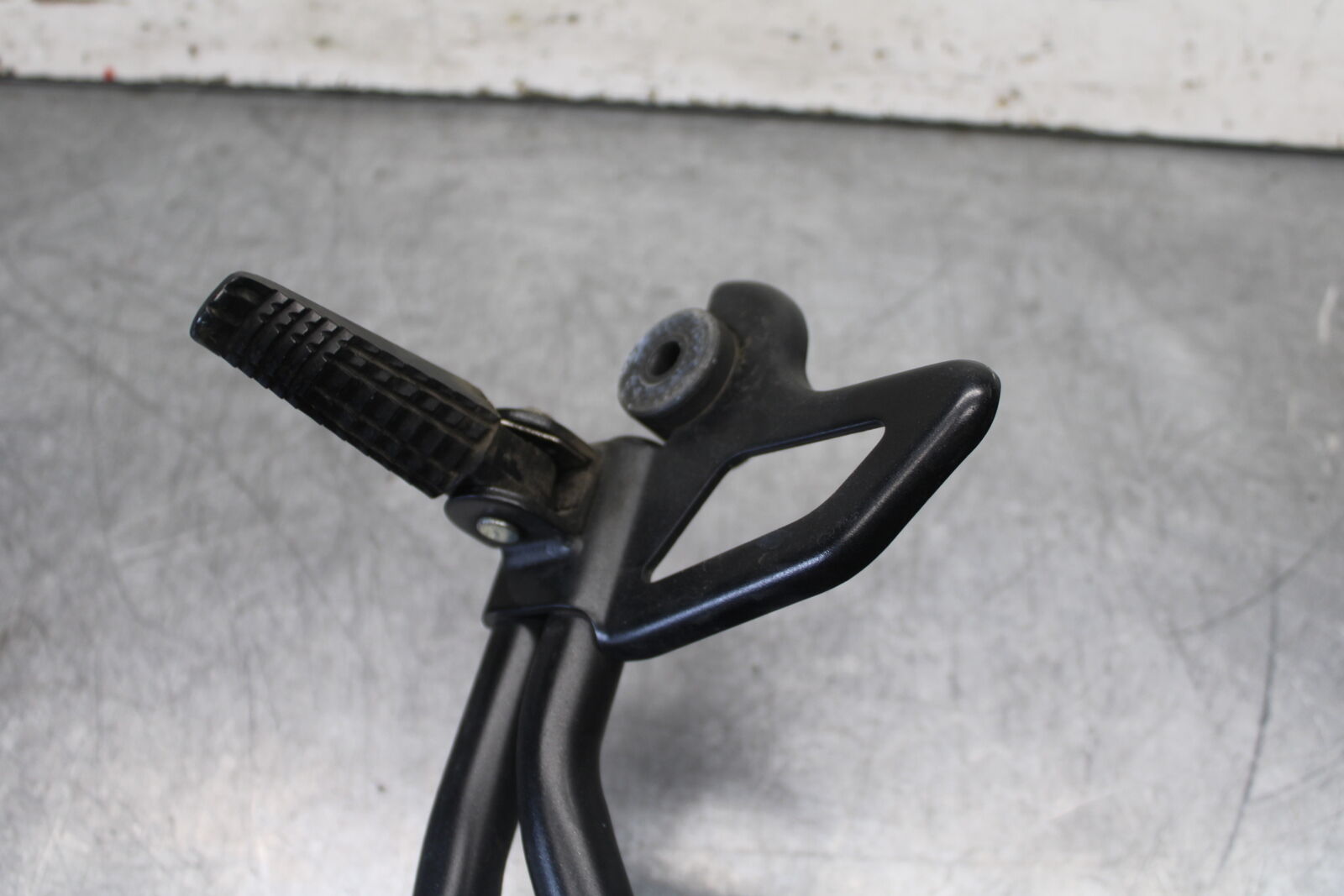 17-24 SUZUKI SV650 RIGHT REAR BACK PASSENGER PEG BB706