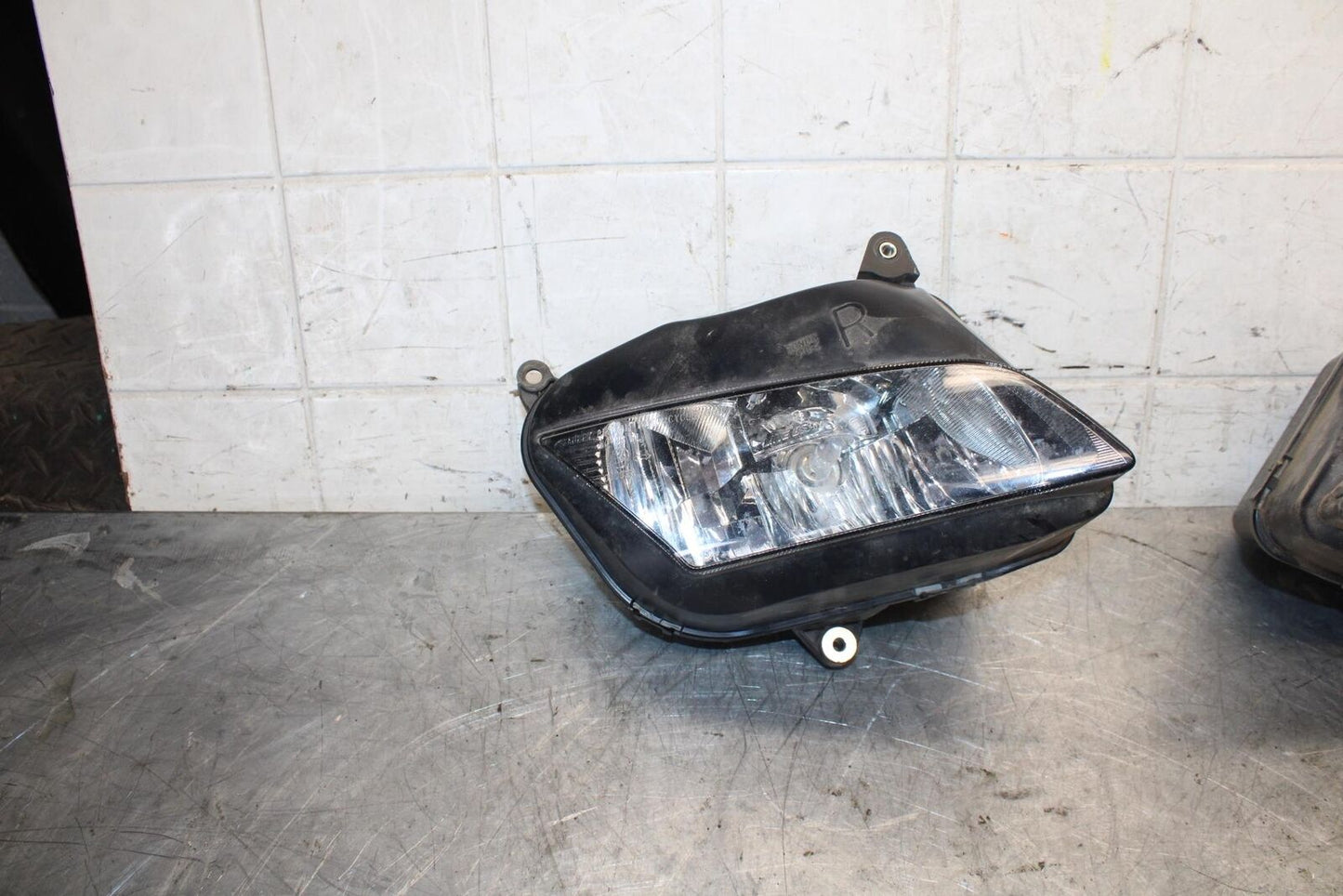 2011 Honda CBR600RR FRONT HEADLIGHT HEAD LIGHT LAMP PAIR BB520