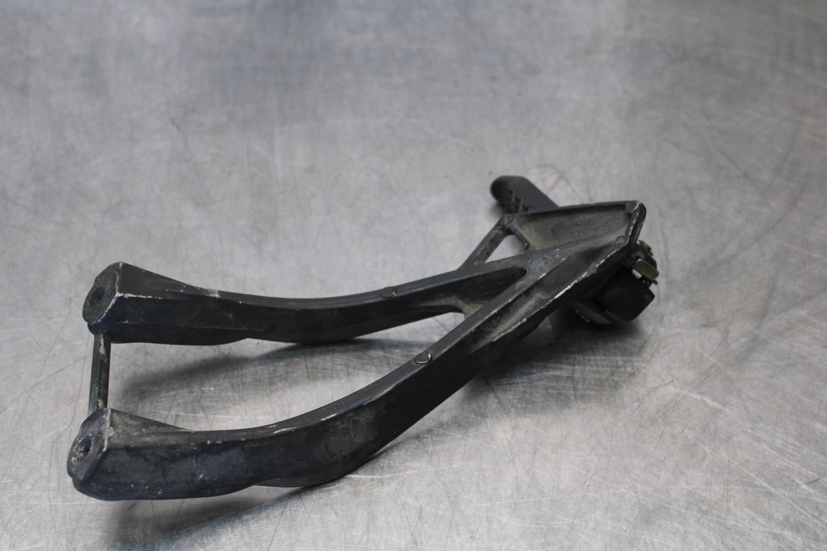 2007 Kawasaki Ninja ZX6R ZX600P RIGHT REAR BACK PASSENGER PEG BB175