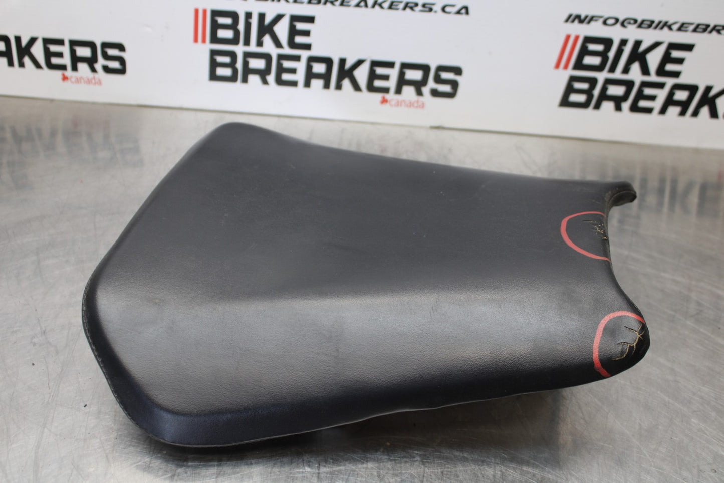 01-06 HONDA CBR600F4I FRONT DRIVERS SEAT PAD SADDLE PILLION BB185