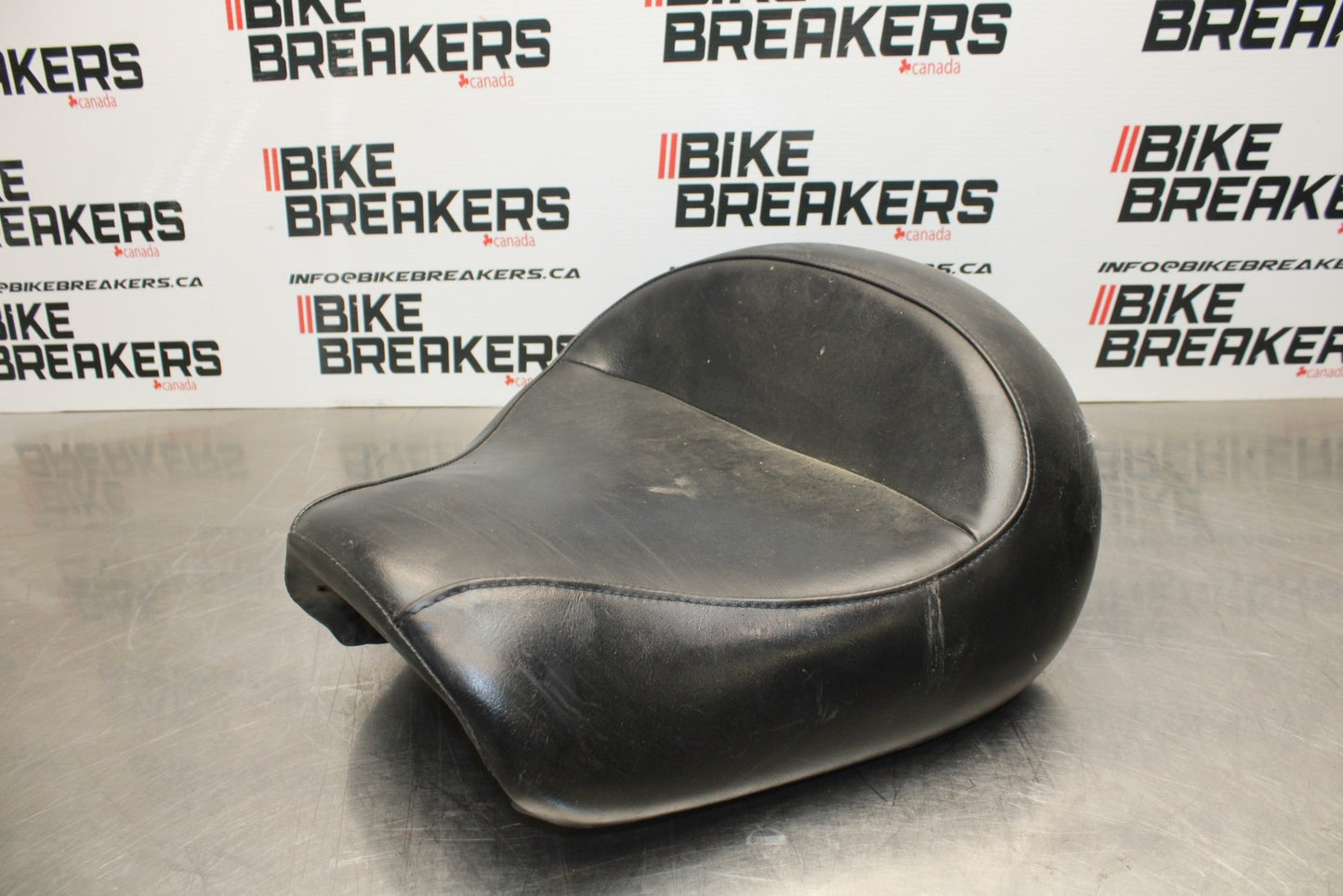 03-08 KAWASAKI VULCAN 1600 FRONT DRIVERS SEAT BB196