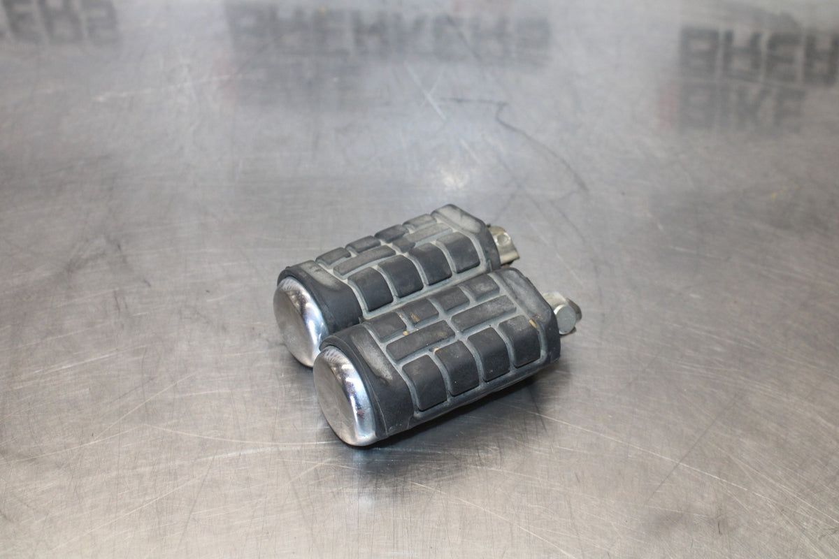 95 HONDA SHADOW 1100 FRONT FOOT RESTS PEGS STEPS SET PAIR BB885