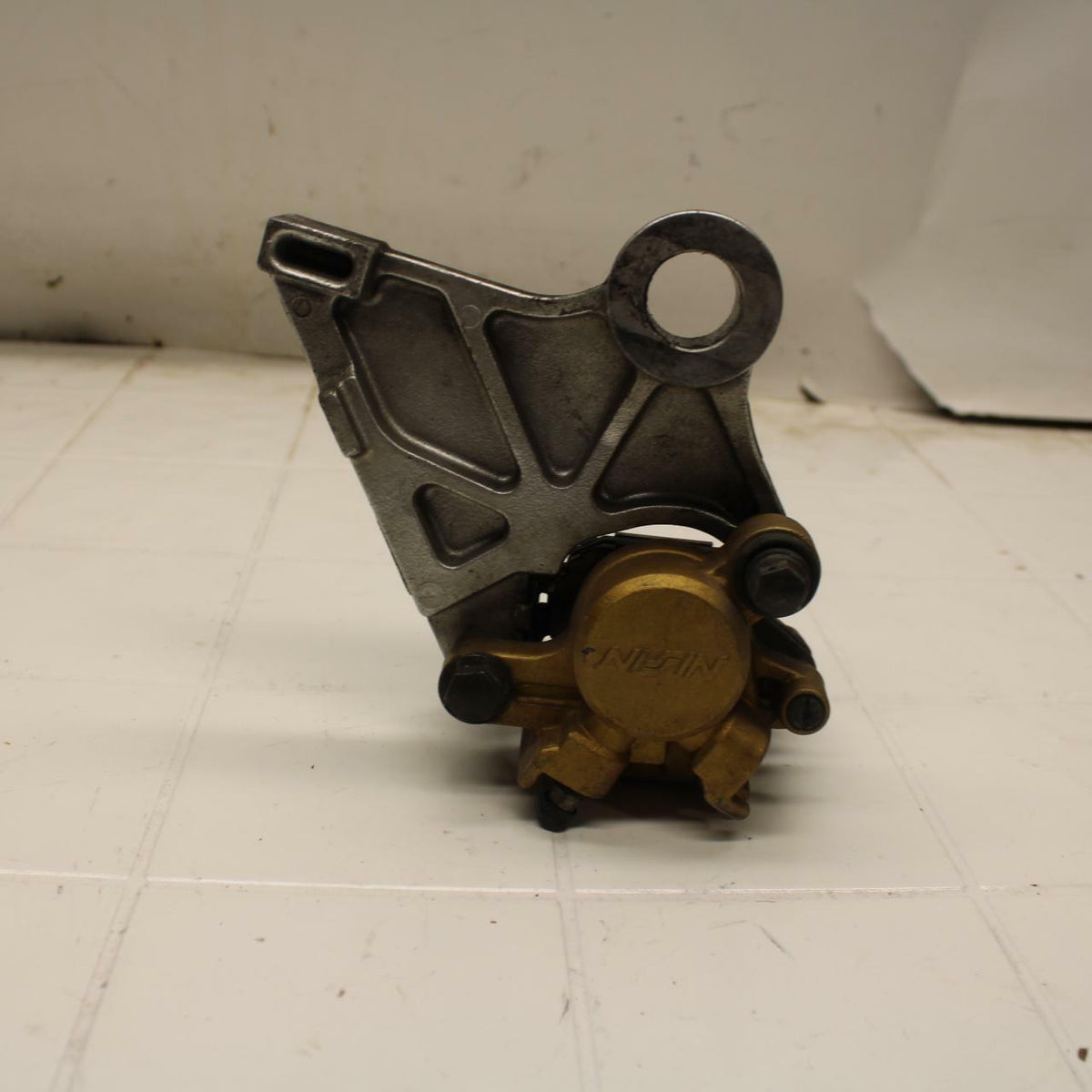 00-01 HONDA RVT1000R RC51 REAR BACK BRAKE CALIPER W MOUNT BRACKET BB03b