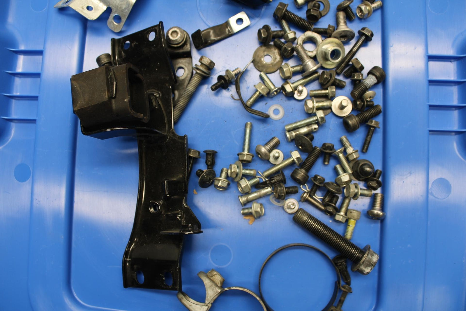 15-16 KAWASAKI EX300 MISCELLANEOUS MOUNTING BOLTS HARDWARE MOTOR BB635