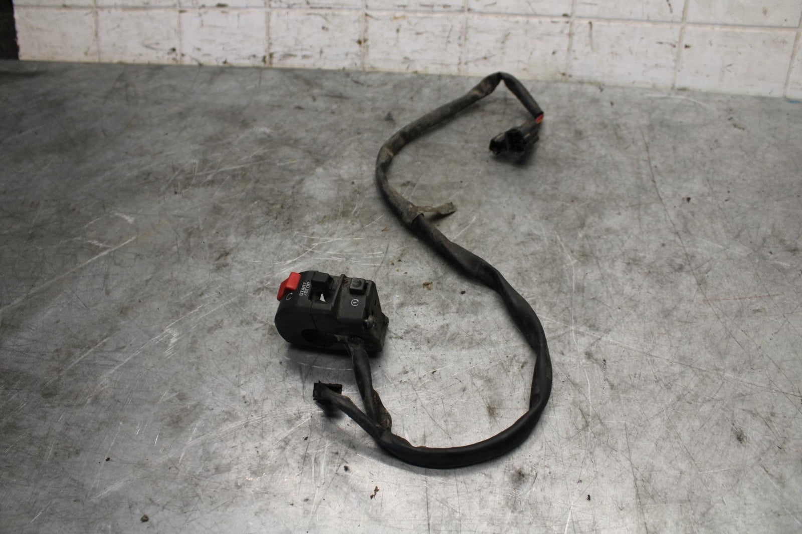 09-12 KAWASAKI NINJA ZX6R RIGHT CLIP ON HANDLE KILL OFF START SWITCH BB544