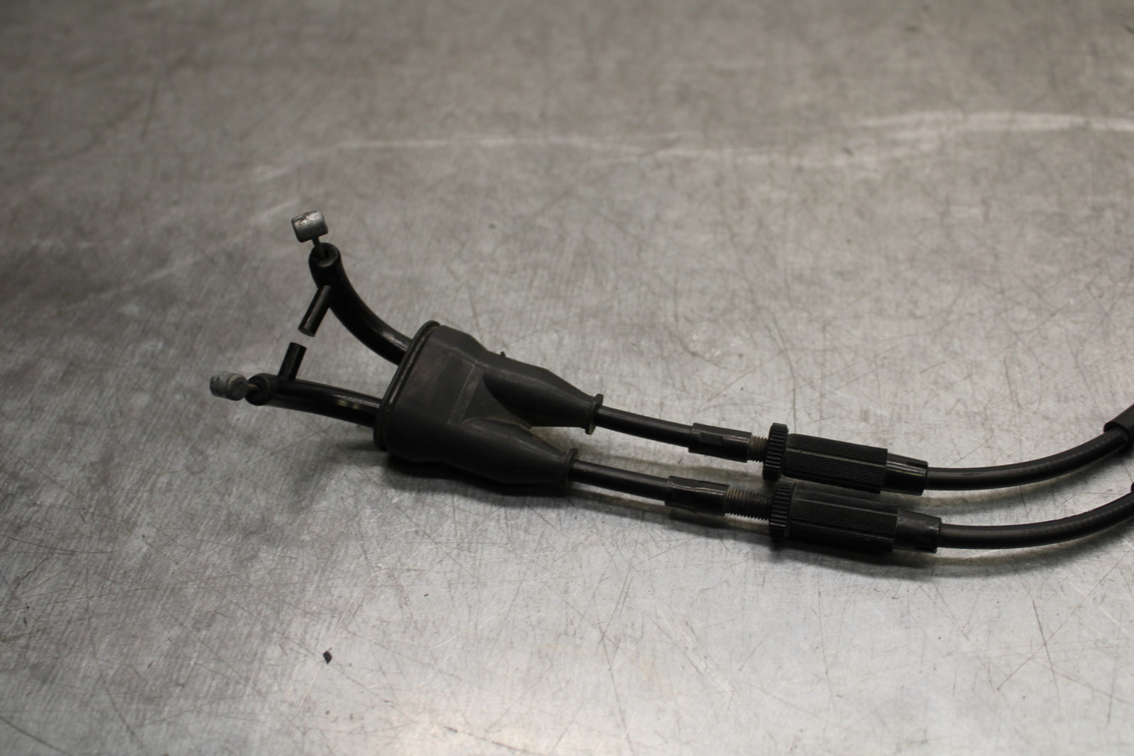 16 KAWASAKI NINJA ZX10R THROTTLE CABLES LINES 54012-0631 BB650