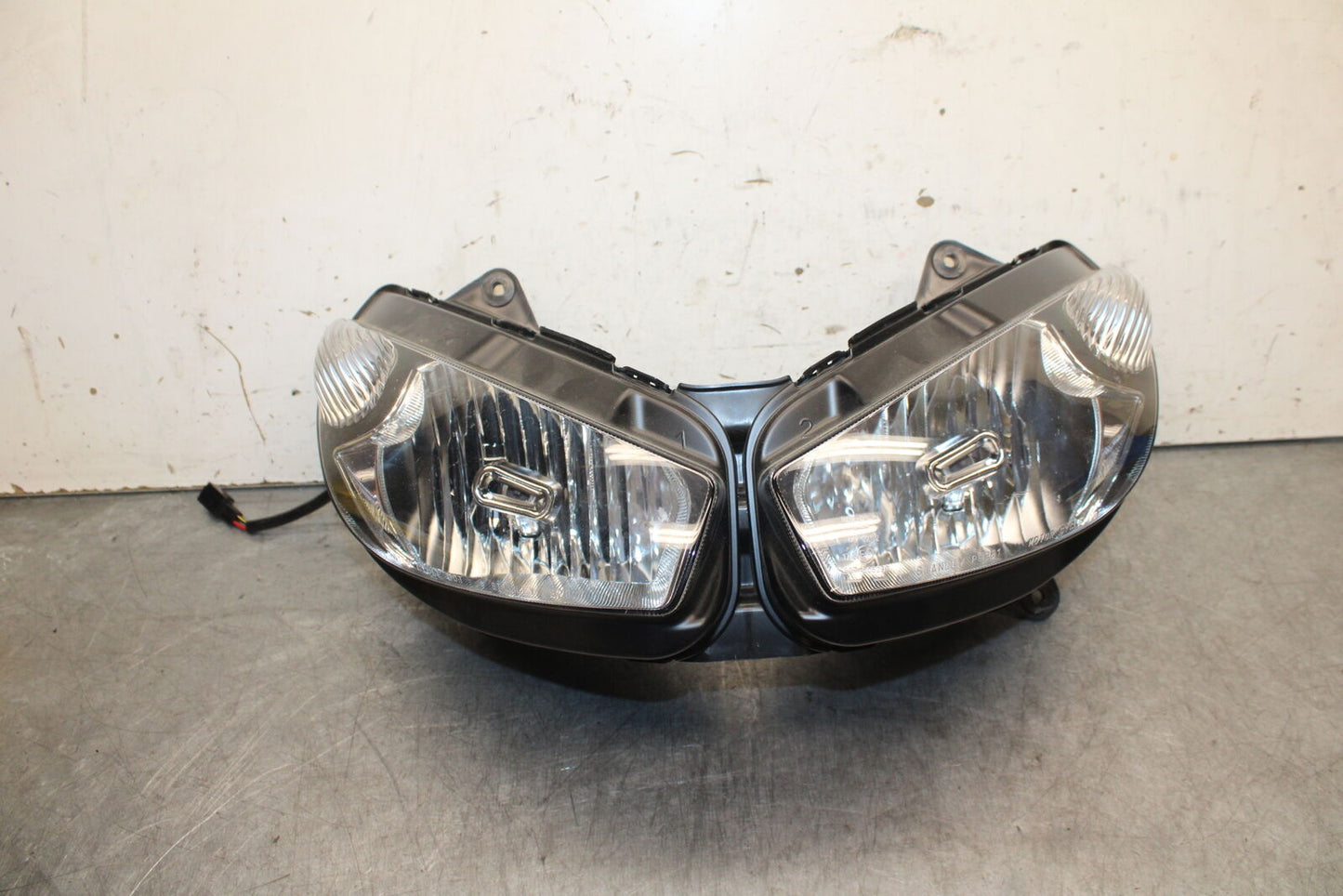 11-12 KAWASAKI NINJA 400 EX400 C FRONT HEADLIGHT HEAD LIGHT LAMP BB358