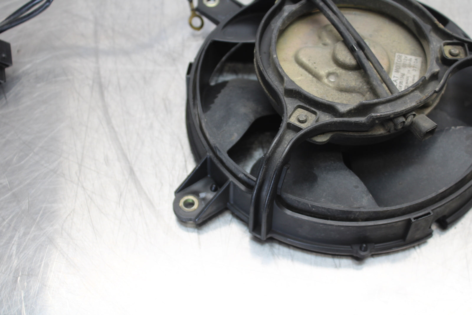 98-05 HONDA SUPER HAWK 1000 VTR1000F ENGINE RADIATOR COOLING FAN BB152