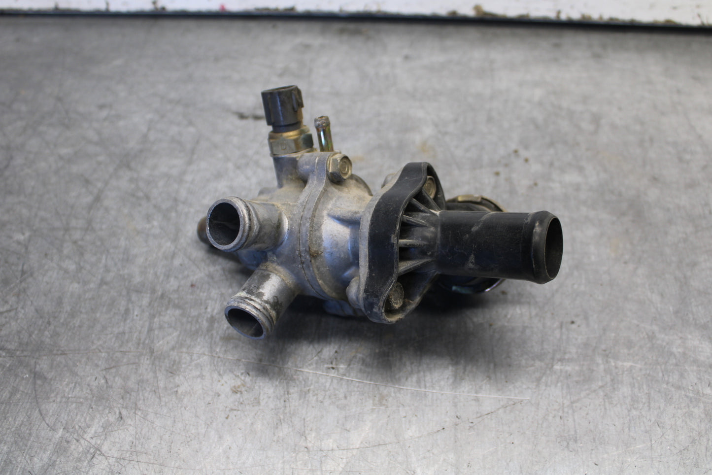 02-04 HONDA VTX1800S THERMOSTAT W HOUSING ASSEMBLY BB712