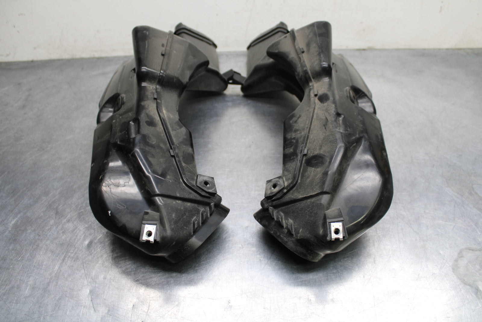 09 SUZUKI GSXR600 RIGHT LEFT AIR INTAKE DUCTS BB759
