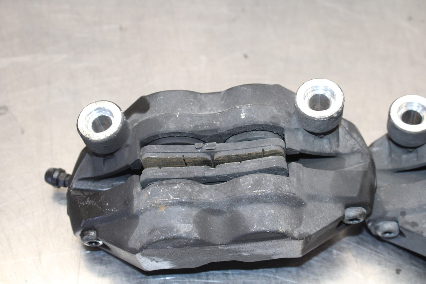 06-07 SUZUKI GSXR 600 RIGHT LEFT FRONT BRAKE CALIPER SET PAIR CALIPERS BB170