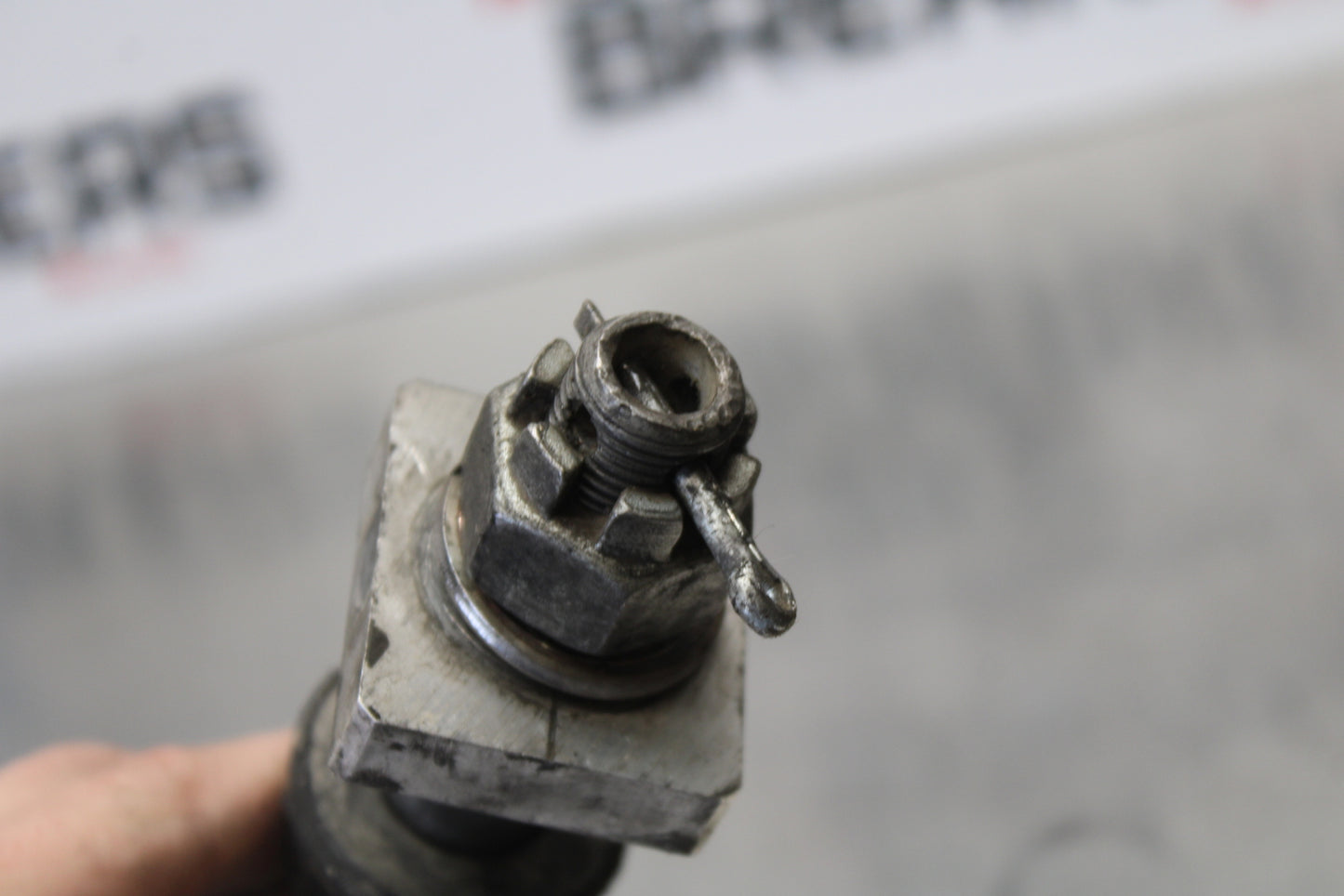 04-05 KAWASAKI NINJA ZX10R REAR AXLE BACK WHEEL RIM PIVOT BOLT AXEL BB163